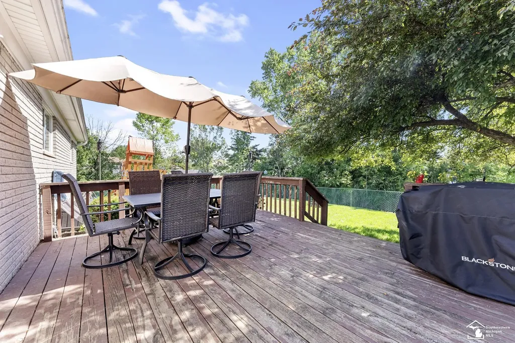 27269 Wyatt Avenue Brownstown Charter Township MI 48183