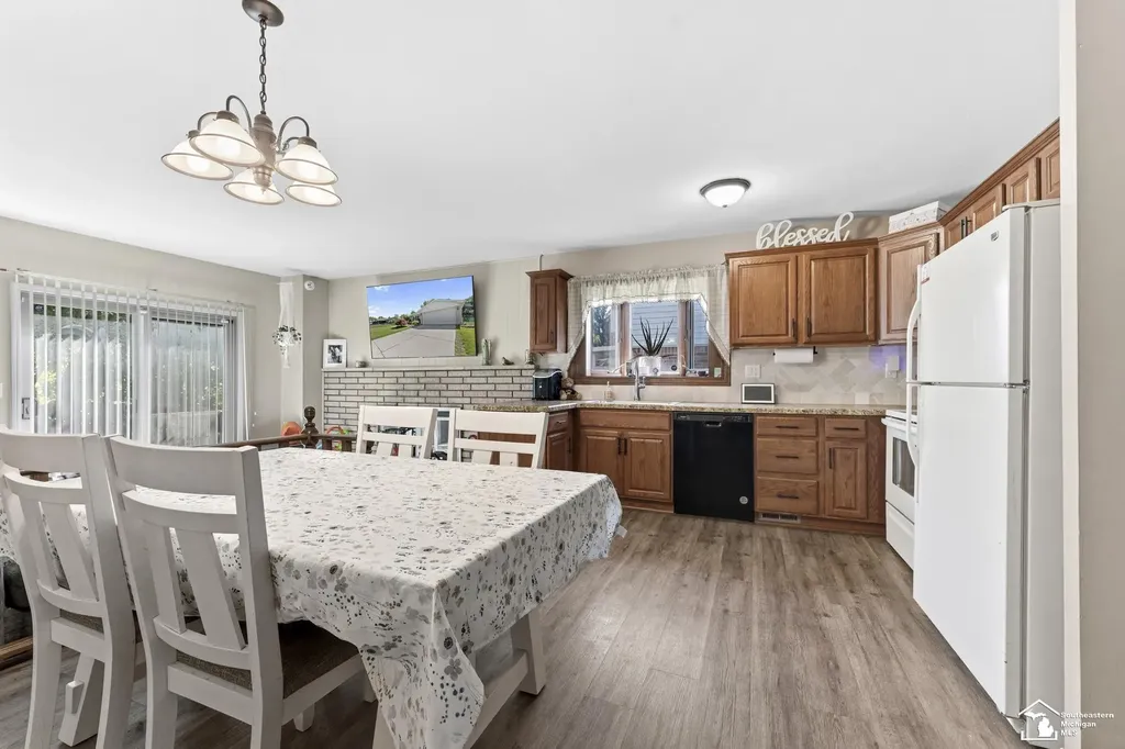 27269 Wyatt Avenue Brownstown Charter Township MI 48183