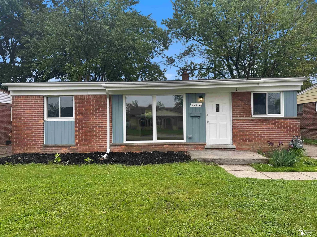29219 York Street Inkster City MI 48141