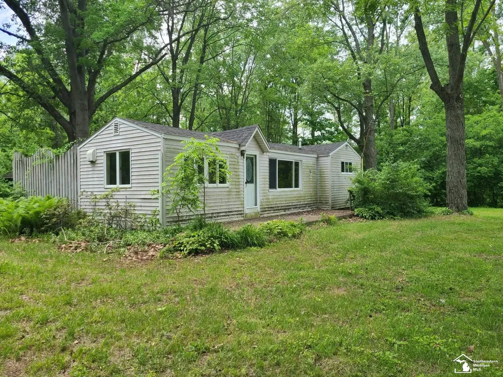 2807 W Smith Road Bedford Township MI 48144
