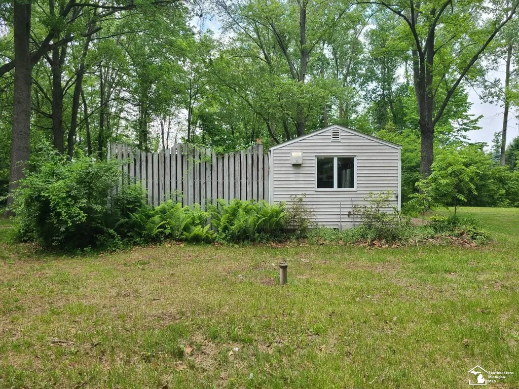 2807 W Smith Road Bedford Township MI 48144