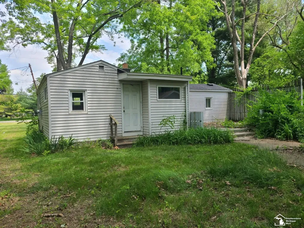 2807 W Smith Road Bedford Township MI 48144