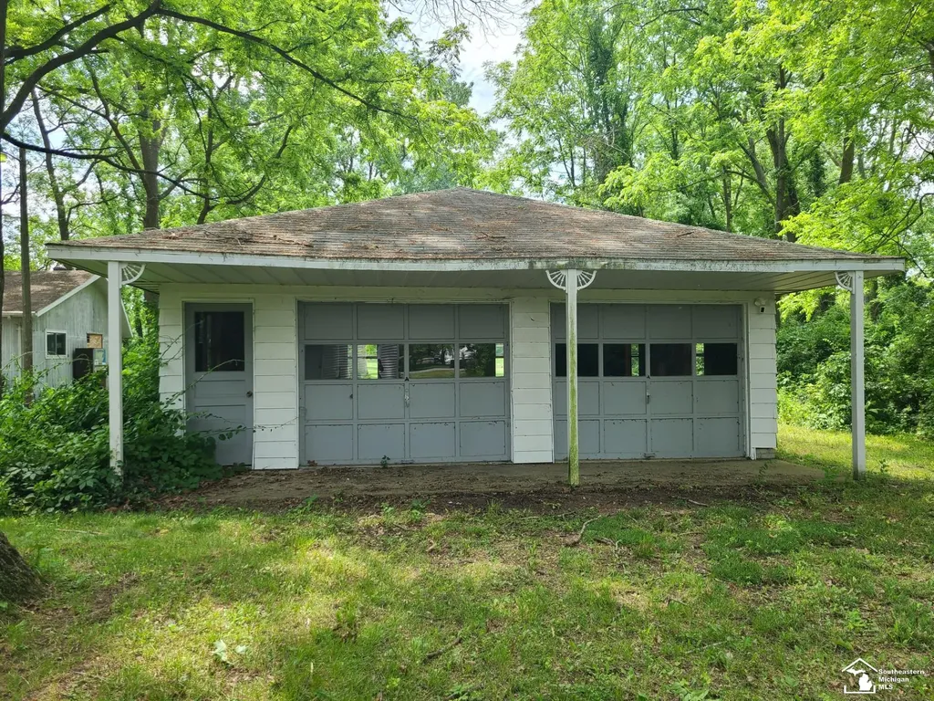 2807 W Smith Road Bedford Township MI 48144