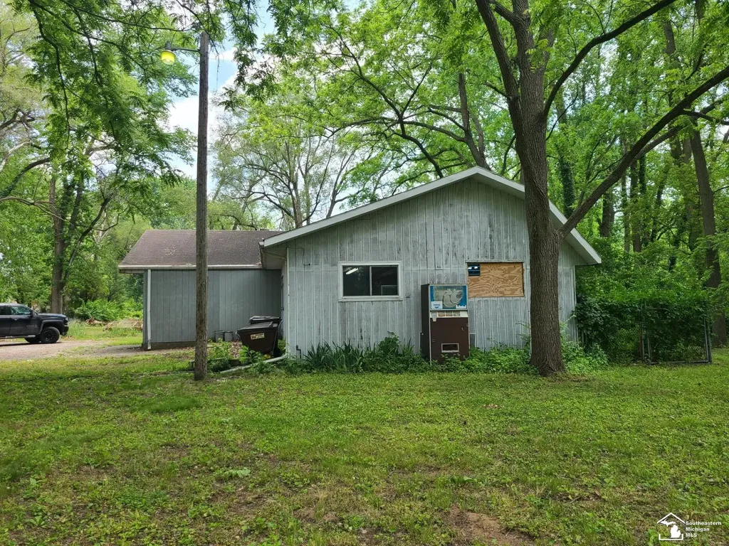 2807 W Smith Road Bedford Township MI 48144