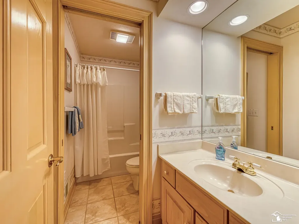 5572 Raven Parkway Drive Monroe Charter Township MI 48161