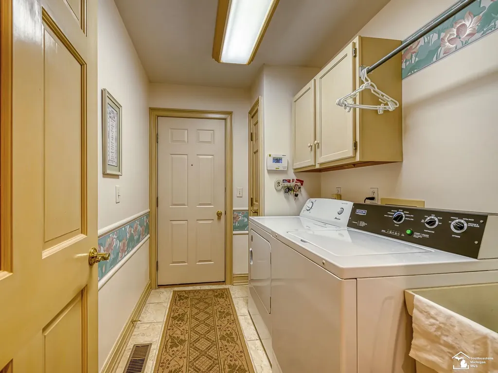 5572 Raven Parkway Drive Monroe Charter Township MI 48161