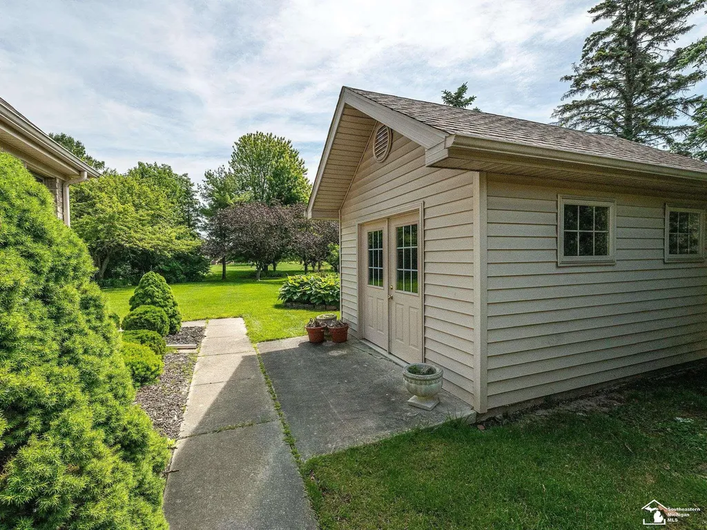 5572 Raven Parkway Drive Monroe Charter Township MI 48161