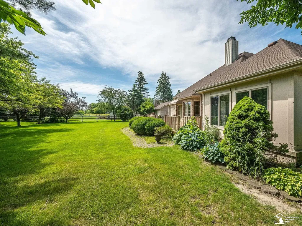 5572 Raven Parkway Drive Monroe Charter Township MI 48161