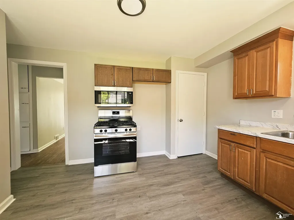 20308 Country Club Drive Harper Woods City MI 48225