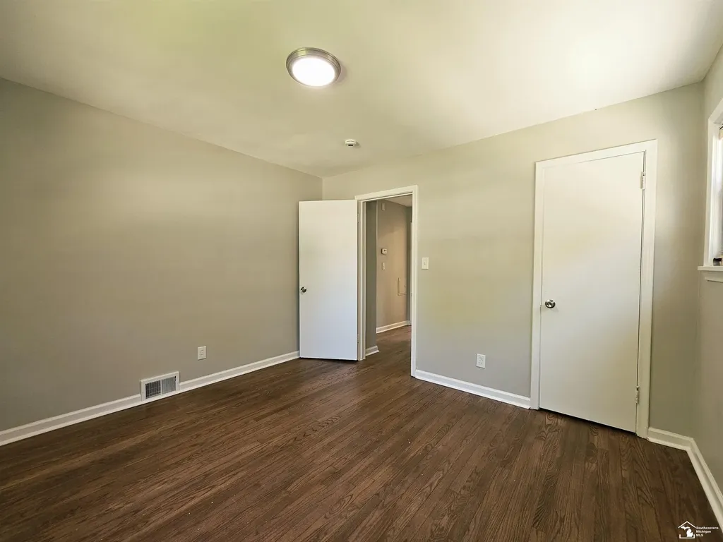 20308 Country Club Drive Harper Woods City MI 48225