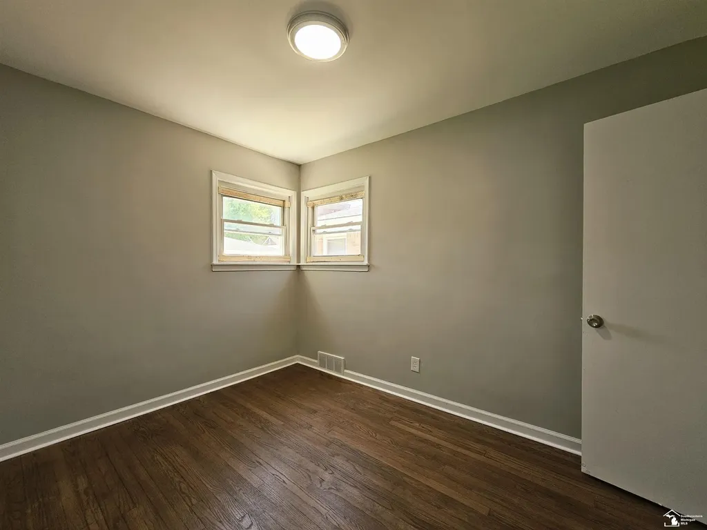 20308 Country Club Drive Harper Woods City MI 48225