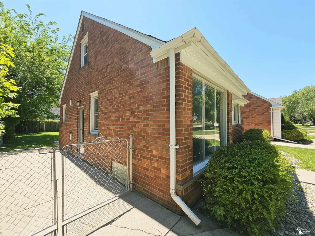 20308 Country Club Drive Harper Woods City MI 48225