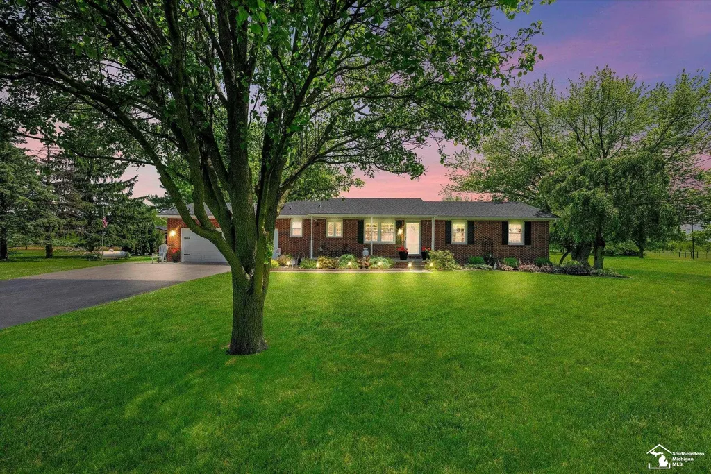 2205 Lotus Drive Erie Township MI 48133