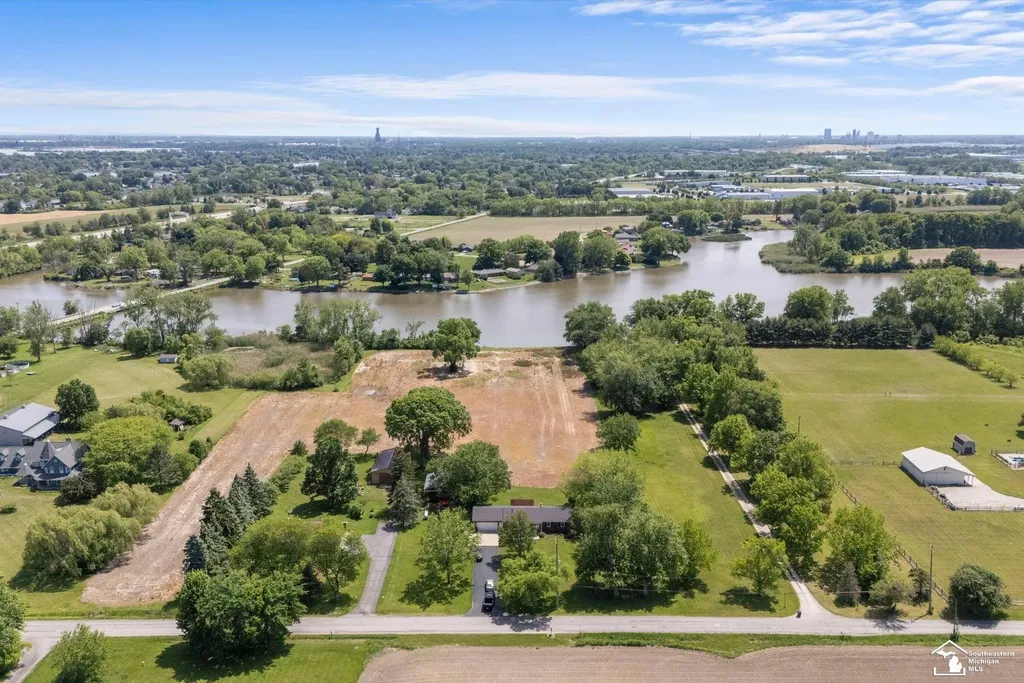 2205 Lotus Drive Erie Township MI 48133
