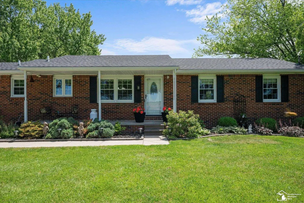 2205 Lotus Drive Erie Township MI 48133