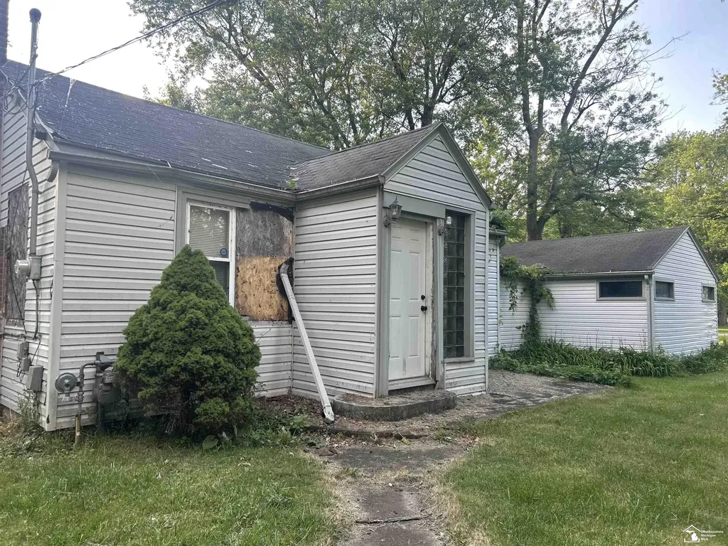7467 S Telegraph Road Bedford Township MI 48182