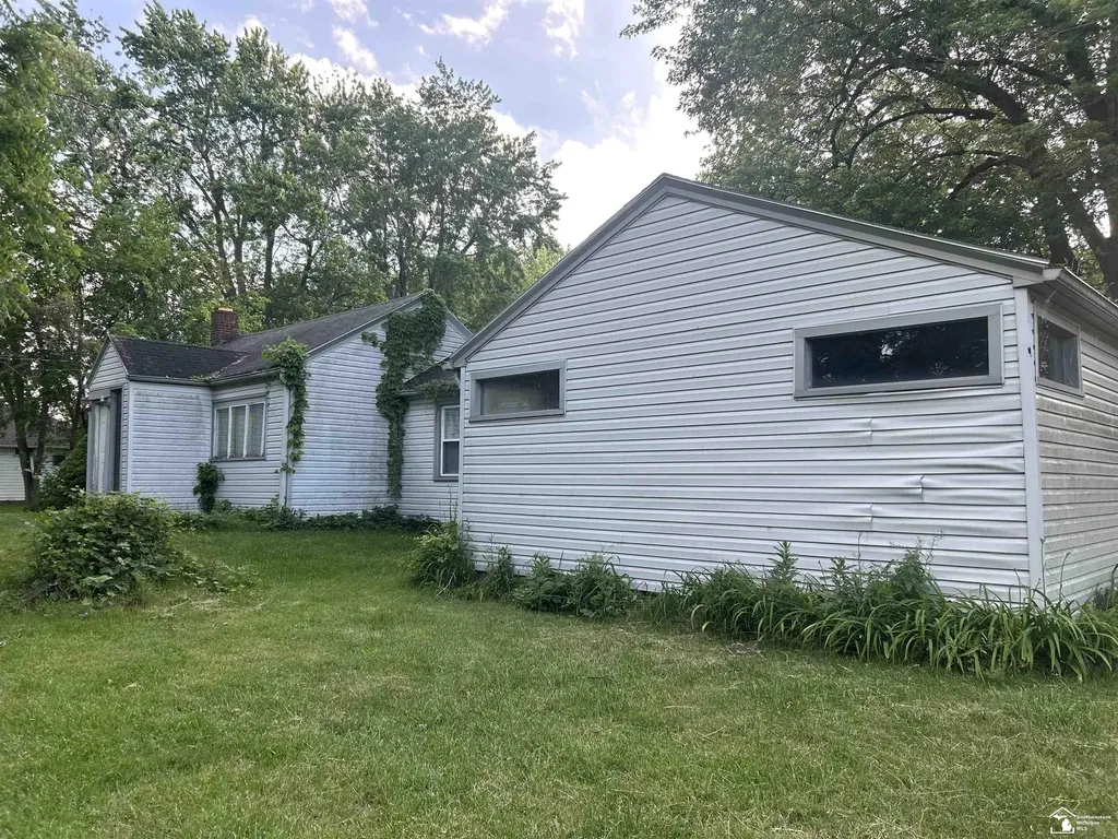 7467 S Telegraph Road Bedford Township MI 48182
