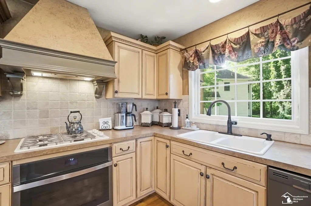 1345 Logans Run Street Bedford Township MI 48182