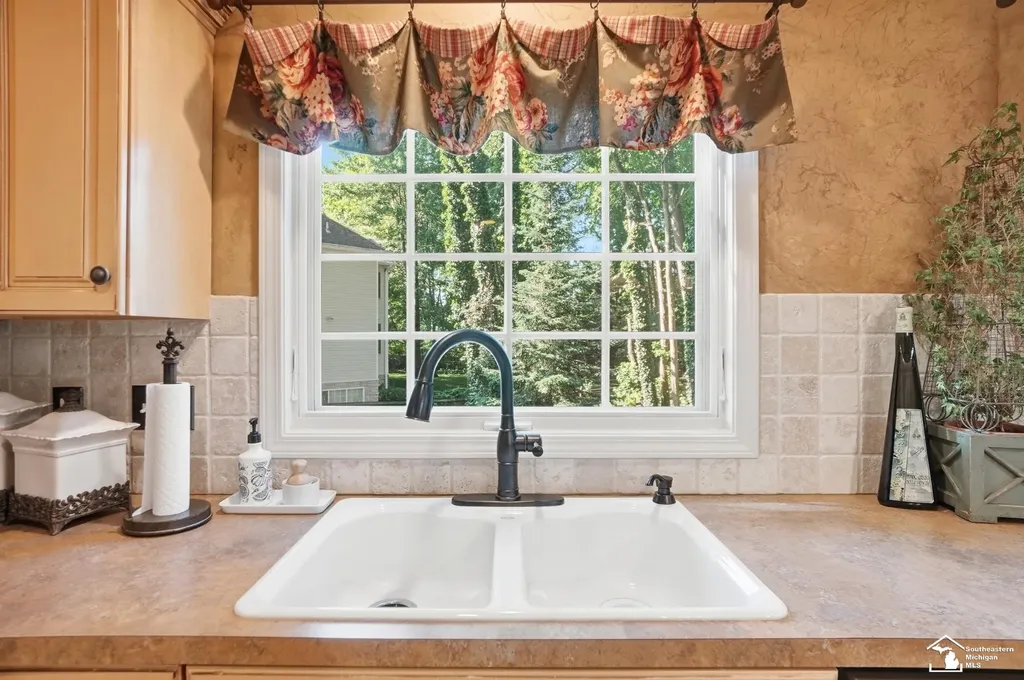 1345 Logans Run Street Bedford Township MI 48182