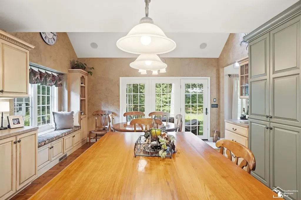 1345 Logans Run Street Bedford Township MI 48182