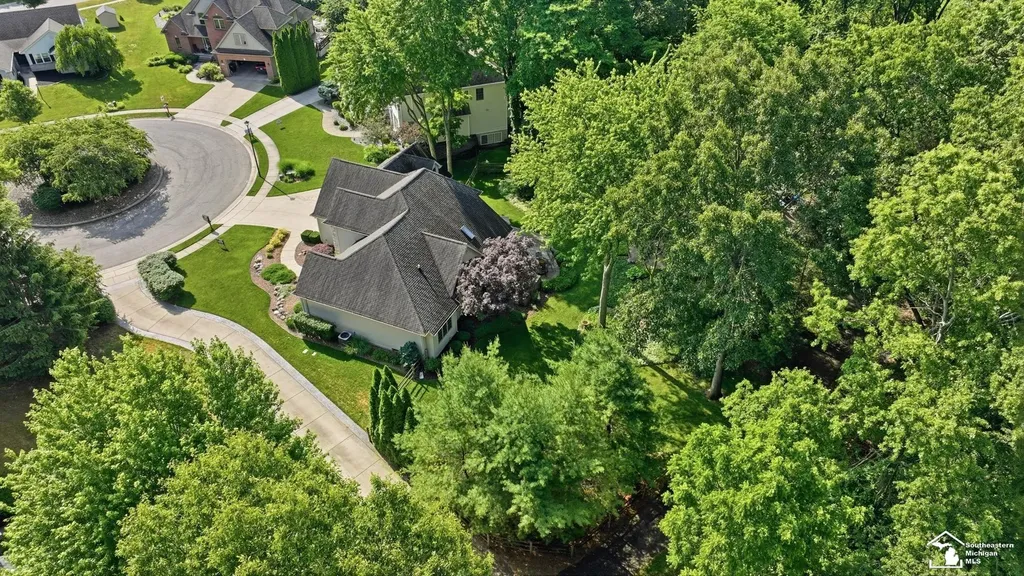 1345 Logans Run Street Bedford Township MI 48182