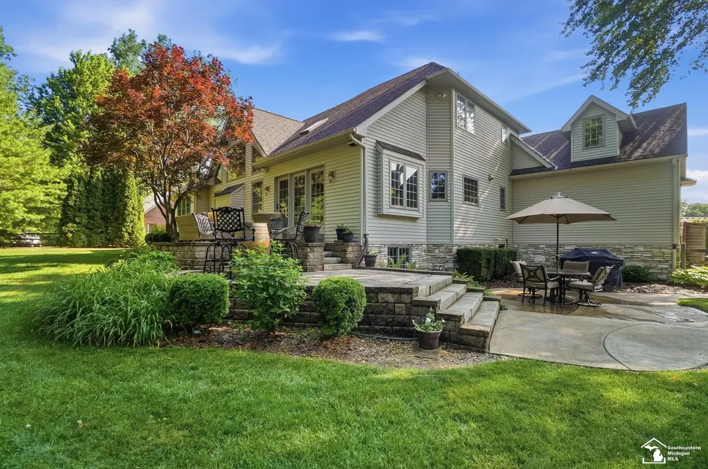 1345 Logans Run Street Bedford Township MI 48182