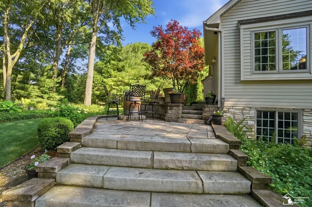 1345 Logans Run Street Bedford Township MI 48182
