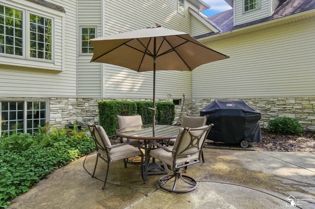 1345 Logans Run Street Bedford Township MI 48182