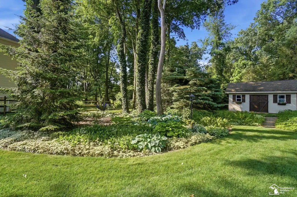 1345 Logans Run Street Bedford Township MI 48182