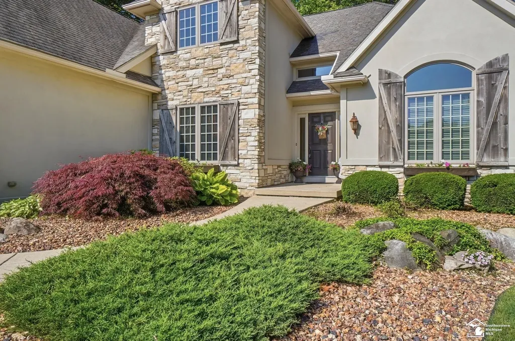 1345 Logans Run Street Bedford Township MI 48182