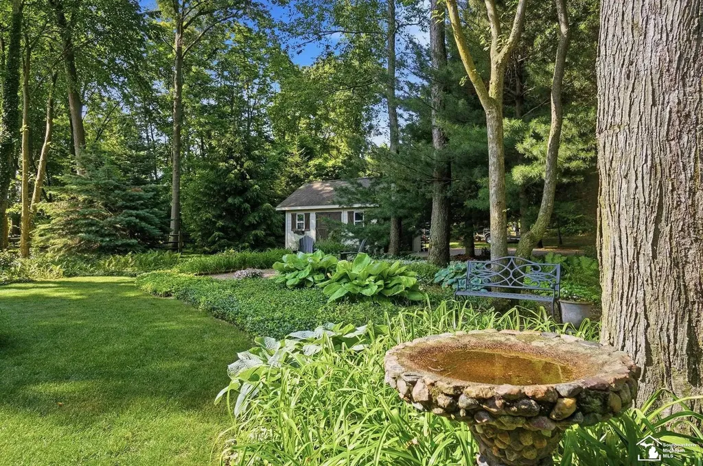 1345 Logans Run Street Bedford Township MI 48182