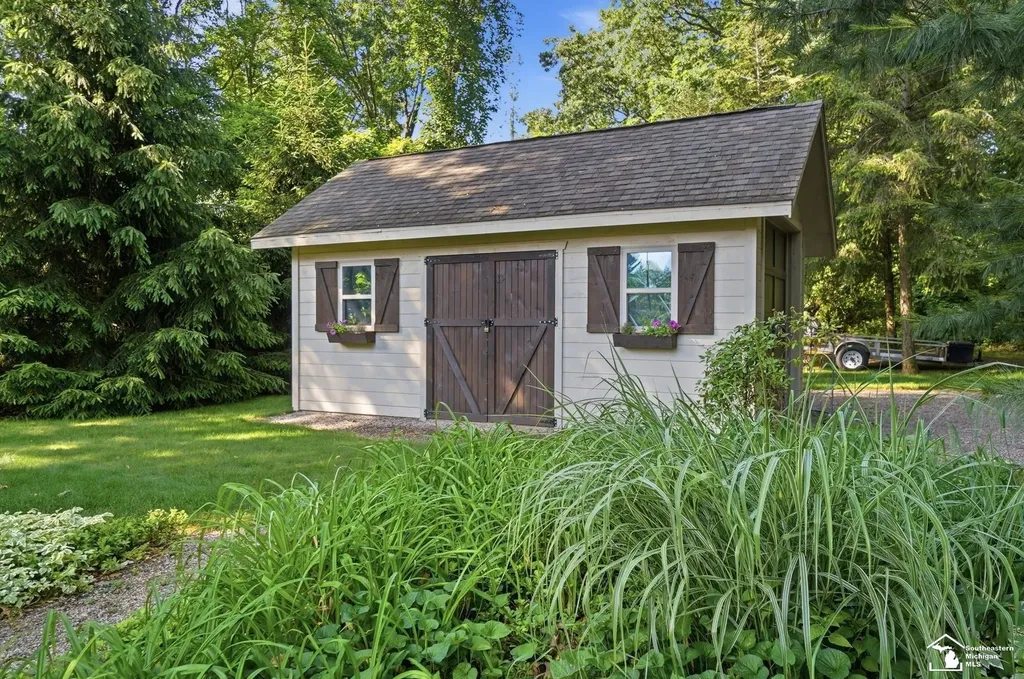 1345 Logans Run Street Bedford Township MI 48182
