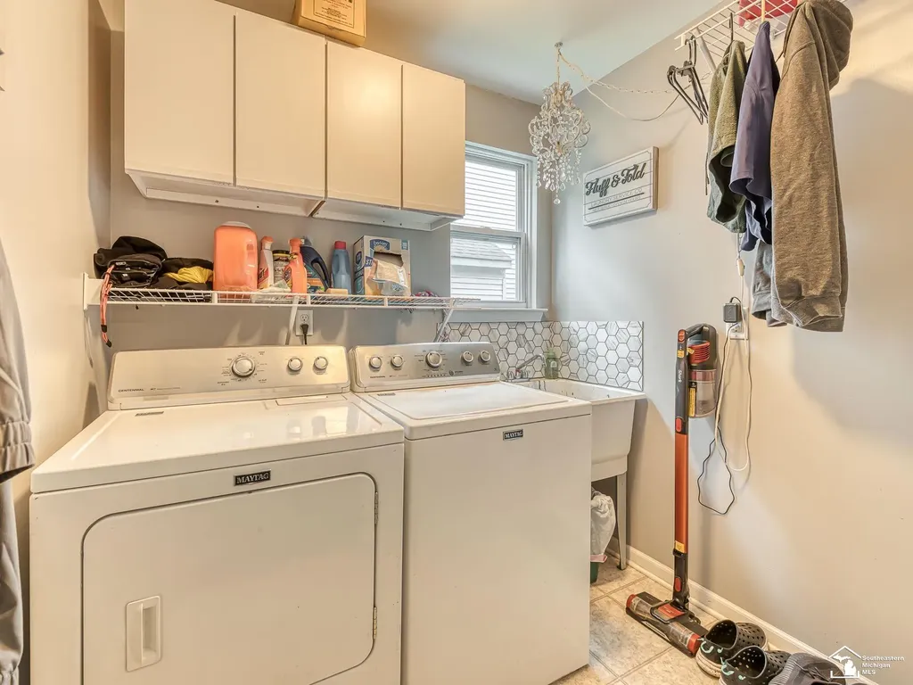 17613 Lange Avenue Brownstown Charter Township MI 48174