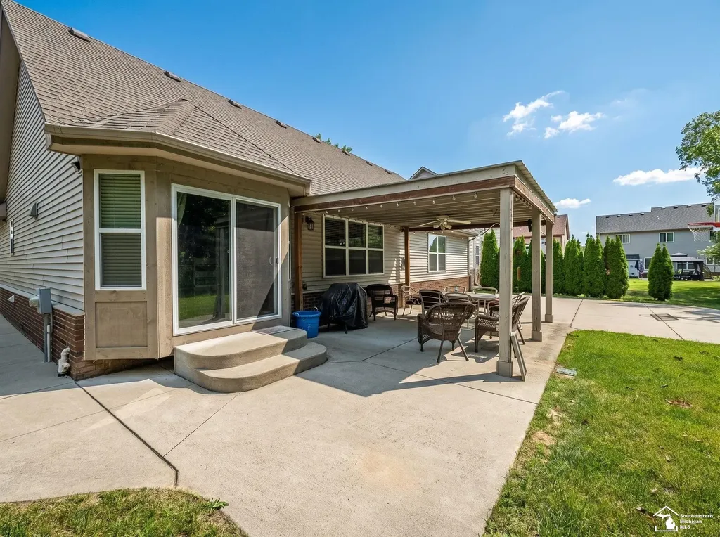 17613 Lange Avenue Brownstown Charter Township MI 48174