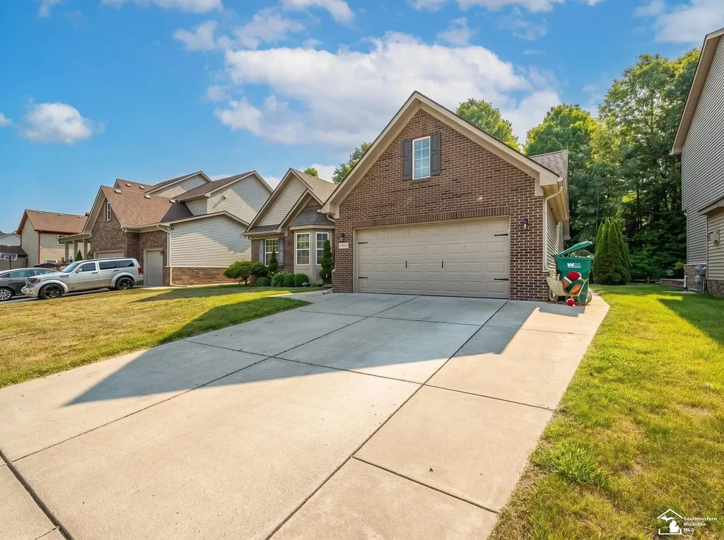 17613 Lange Avenue Brownstown Charter Township MI 48174