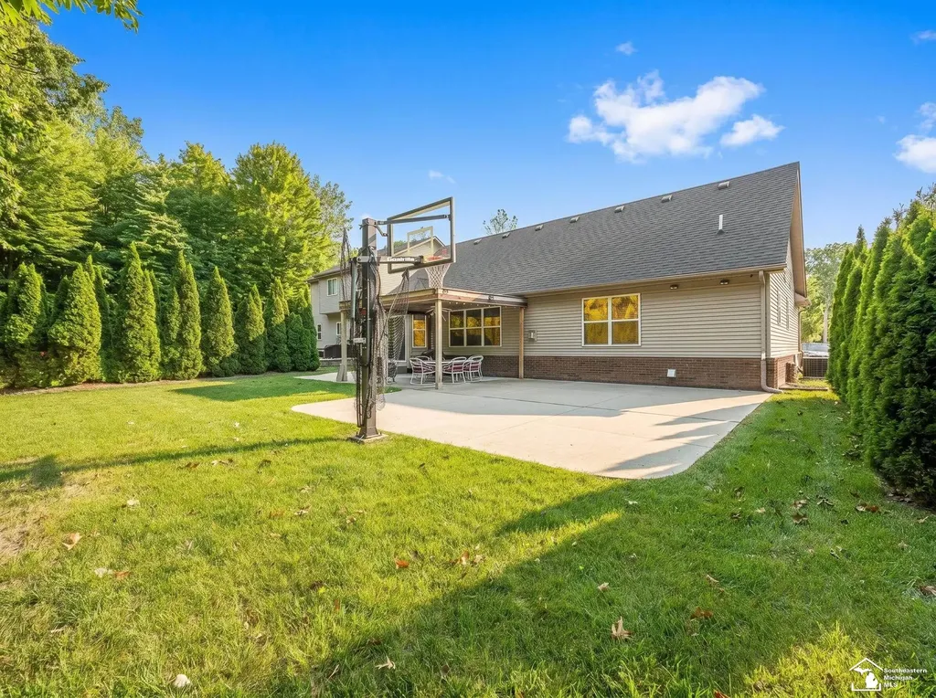 17613 Lange Avenue Brownstown Charter Township MI 48174