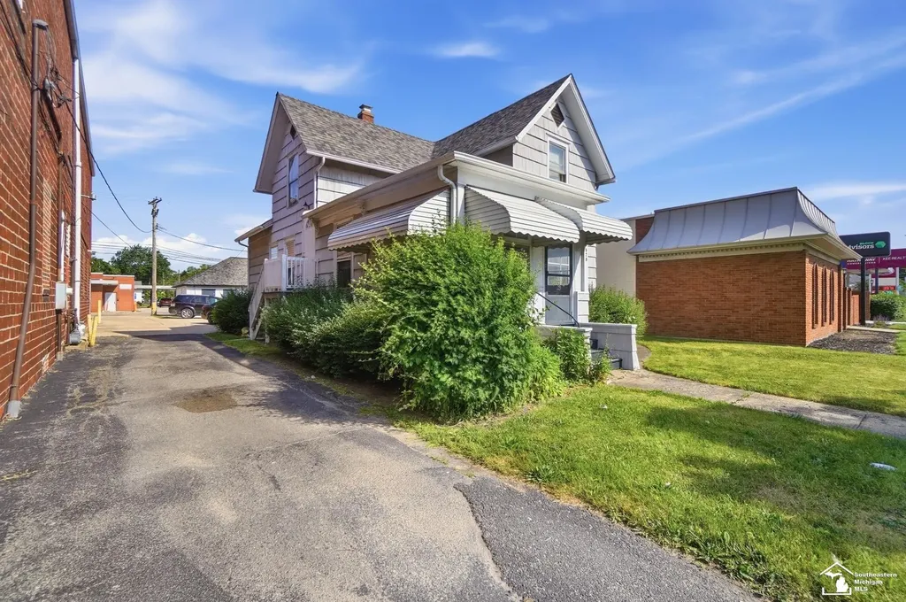 828 S Monroe Street Monroe Charter Township MI 48161