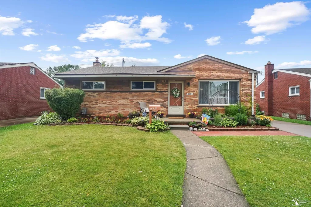 3264 Maple Drive Wayne City MI 48122