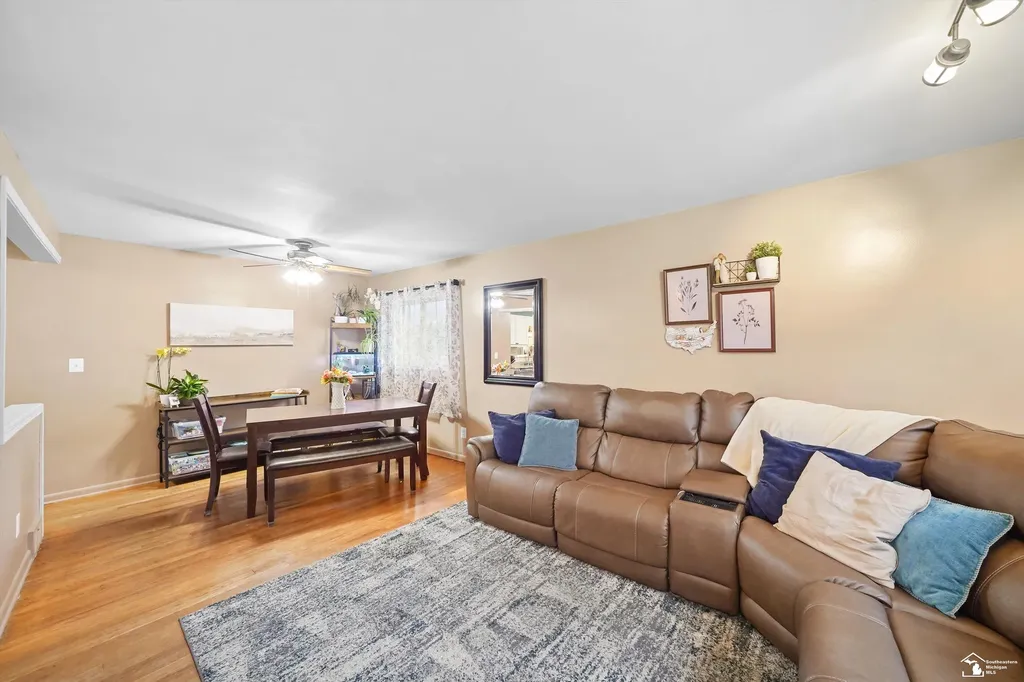3264 Maple Drive Wayne City MI 48122