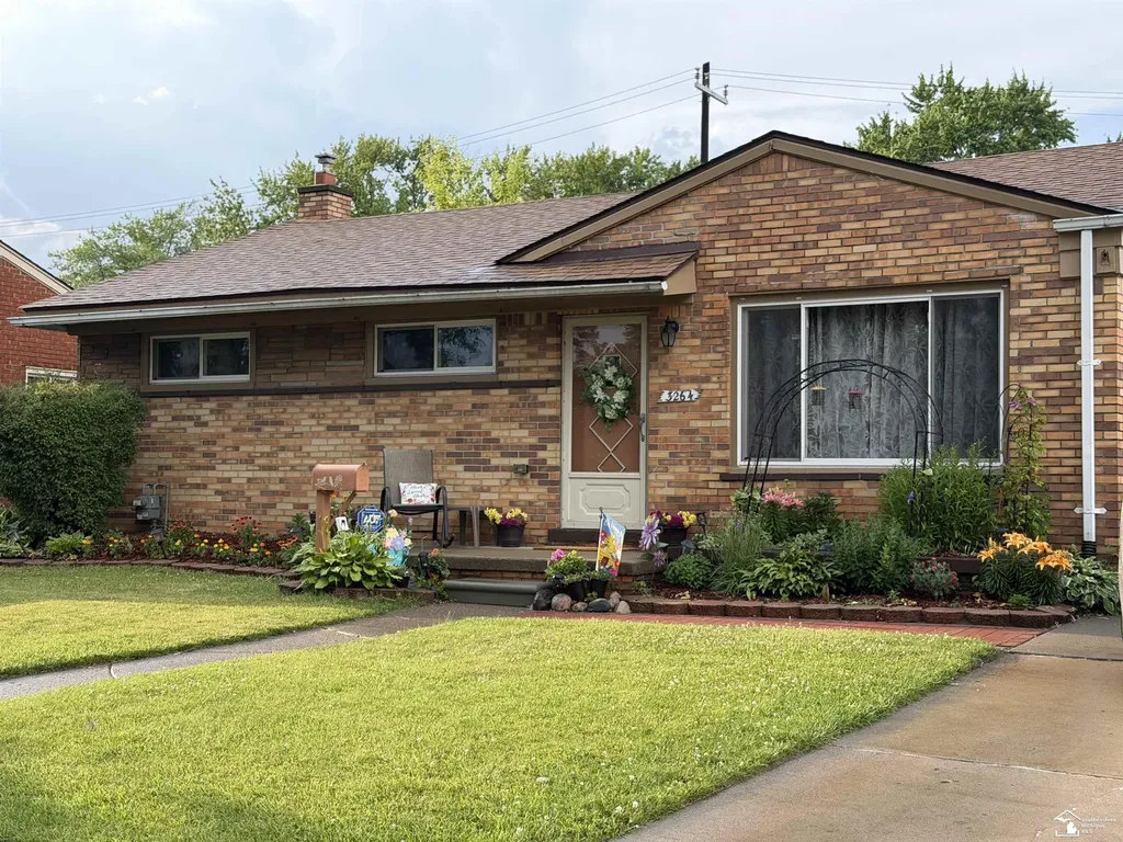 3264 Maple Drive Wayne City MI 48122
