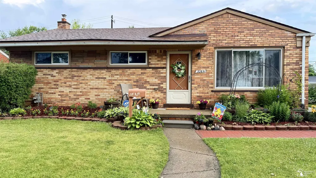 3264 Maple Drive Wayne City MI 48122