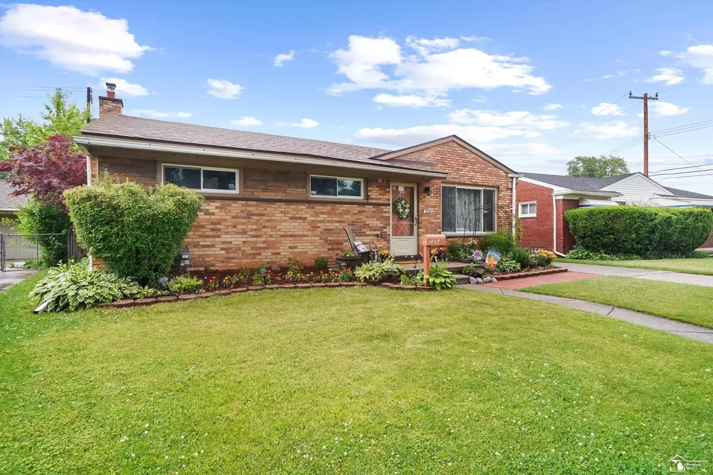 3264 Maple Drive Wayne City MI 48122
