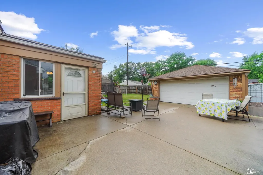 3264 Maple Drive Wayne City MI 48122