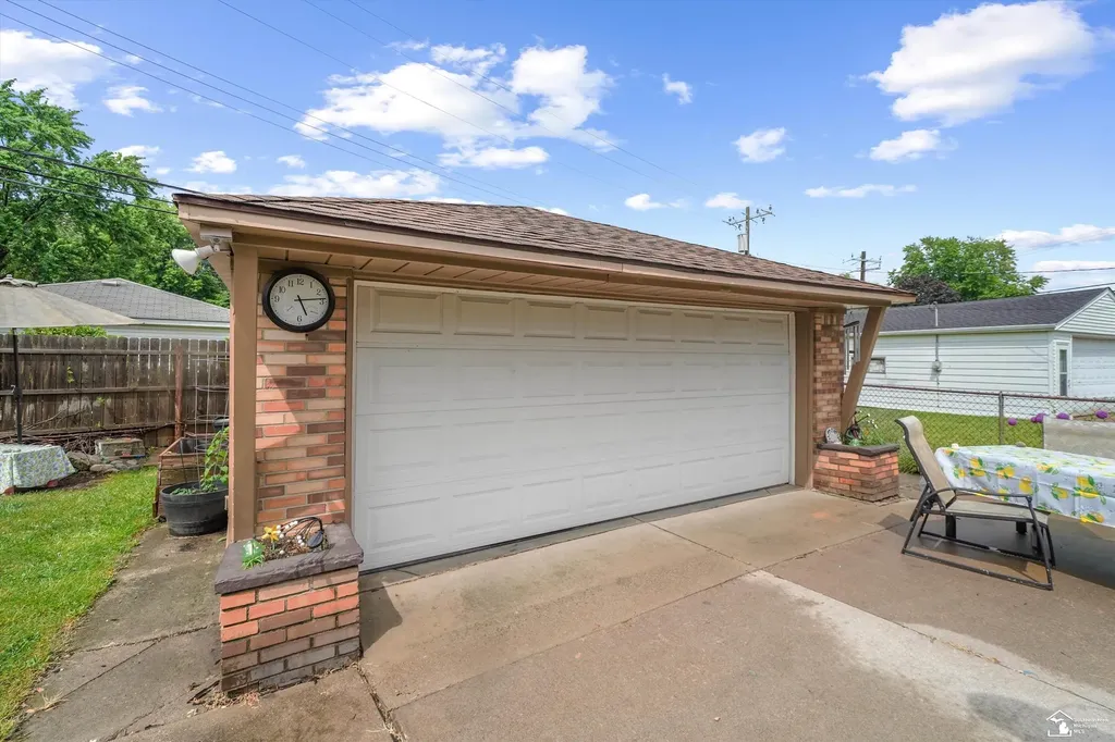 3264 Maple Drive Wayne City MI 48122