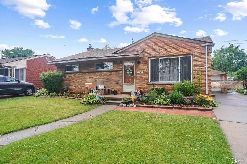 3264 Maple Drive Wayne City MI 48122