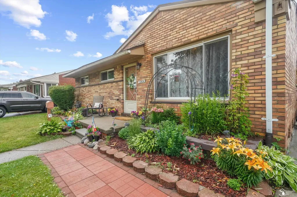 3264 Maple Drive Wayne City MI 48122