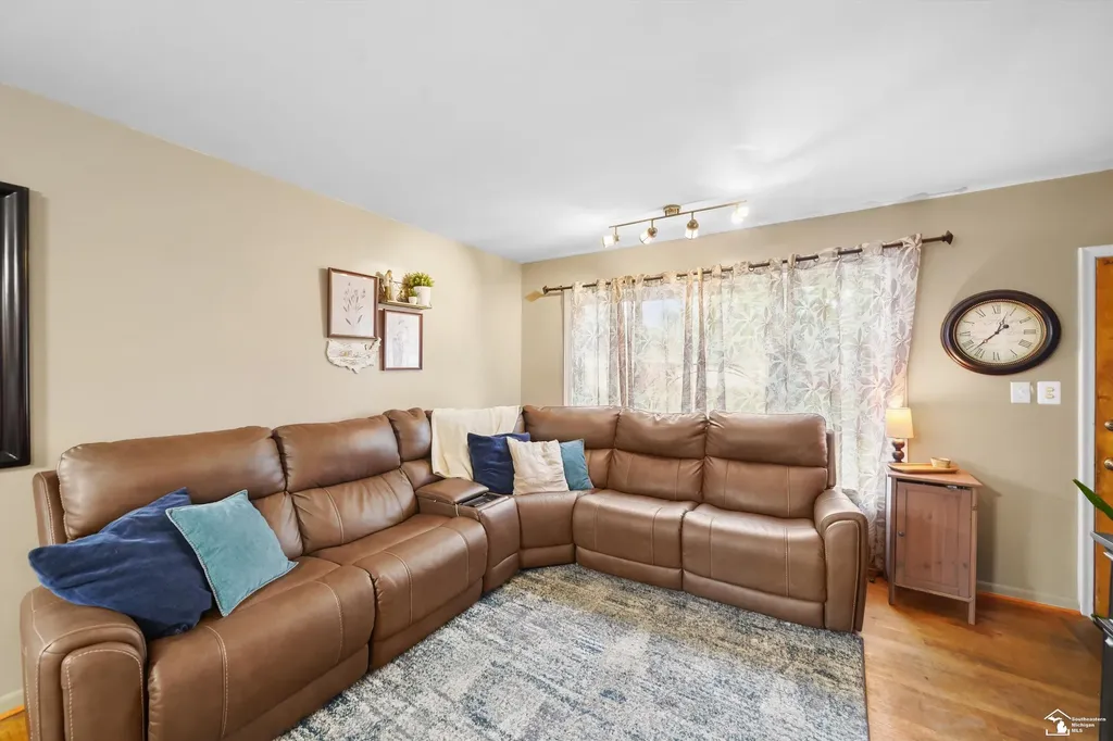3264 Maple Drive Wayne City MI 48122