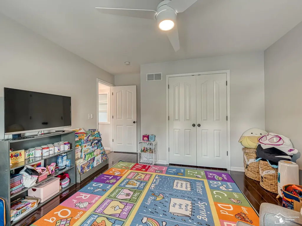 816 Regents Park Drive Monroe Charter Township MI 48161