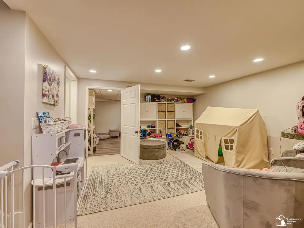 816 Regents Park Drive Monroe Charter Township MI 48161