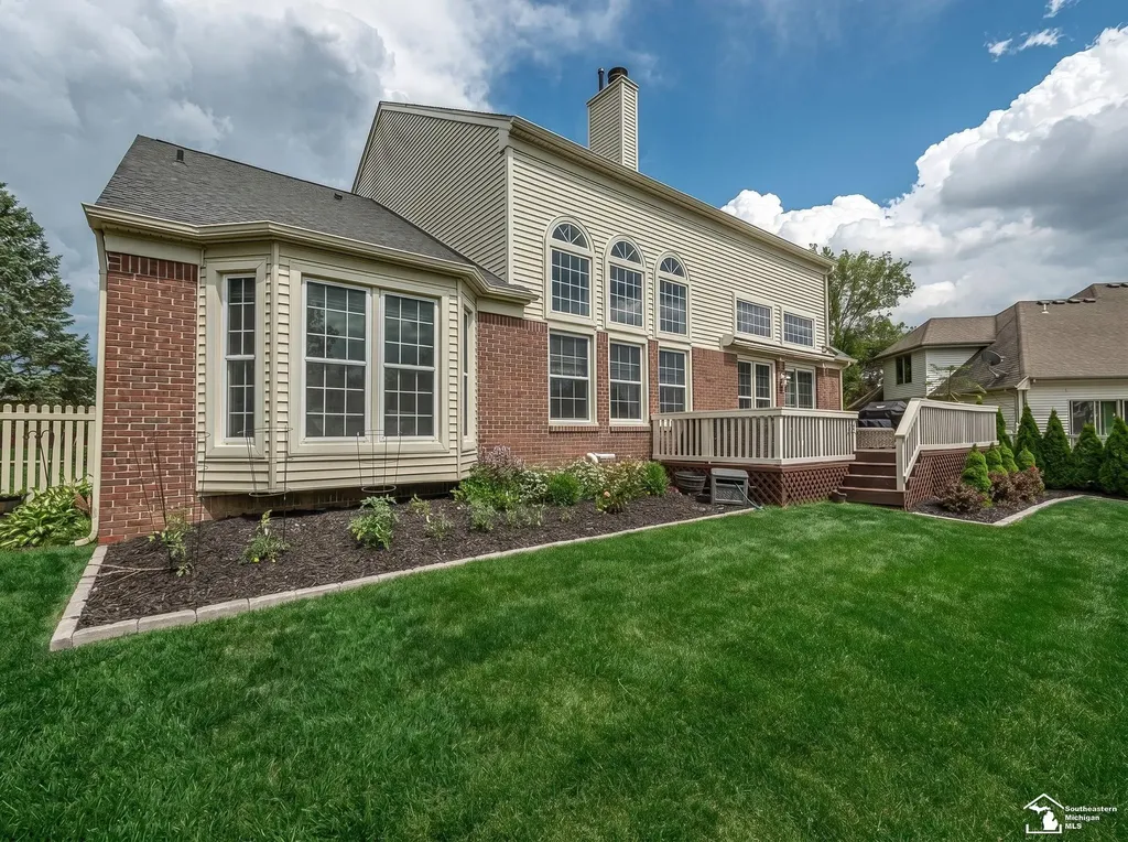 816 Regents Park Drive Monroe Charter Township MI 48161